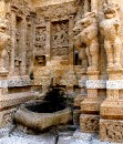 18 Shiva Shrine - Kailasanatha Temple * 1901 x 2212 * (2.76MB)